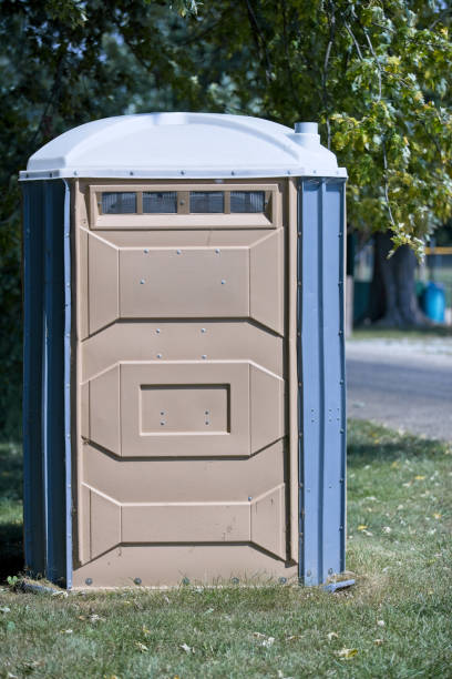 Best Porta potty delivery and setup  in Kalama, WA